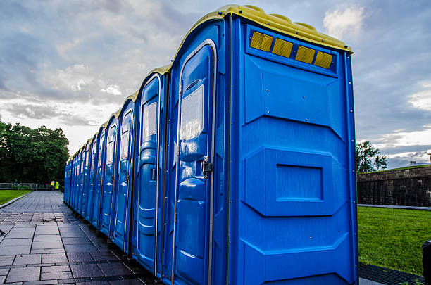 Best Portable restroom trailer rental  in Como, MS